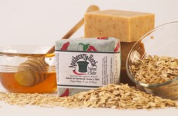 All Natural Oatmeal & Honey Soap *Soothe Skin, Lock in Moisture*